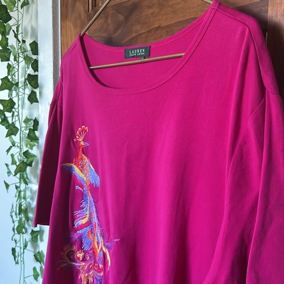 LAUREN RALPH LAUREN Embroidered Peacock 100% Cotton Scoopneck Tee Fuschia | 3X - Picture 3 of 8